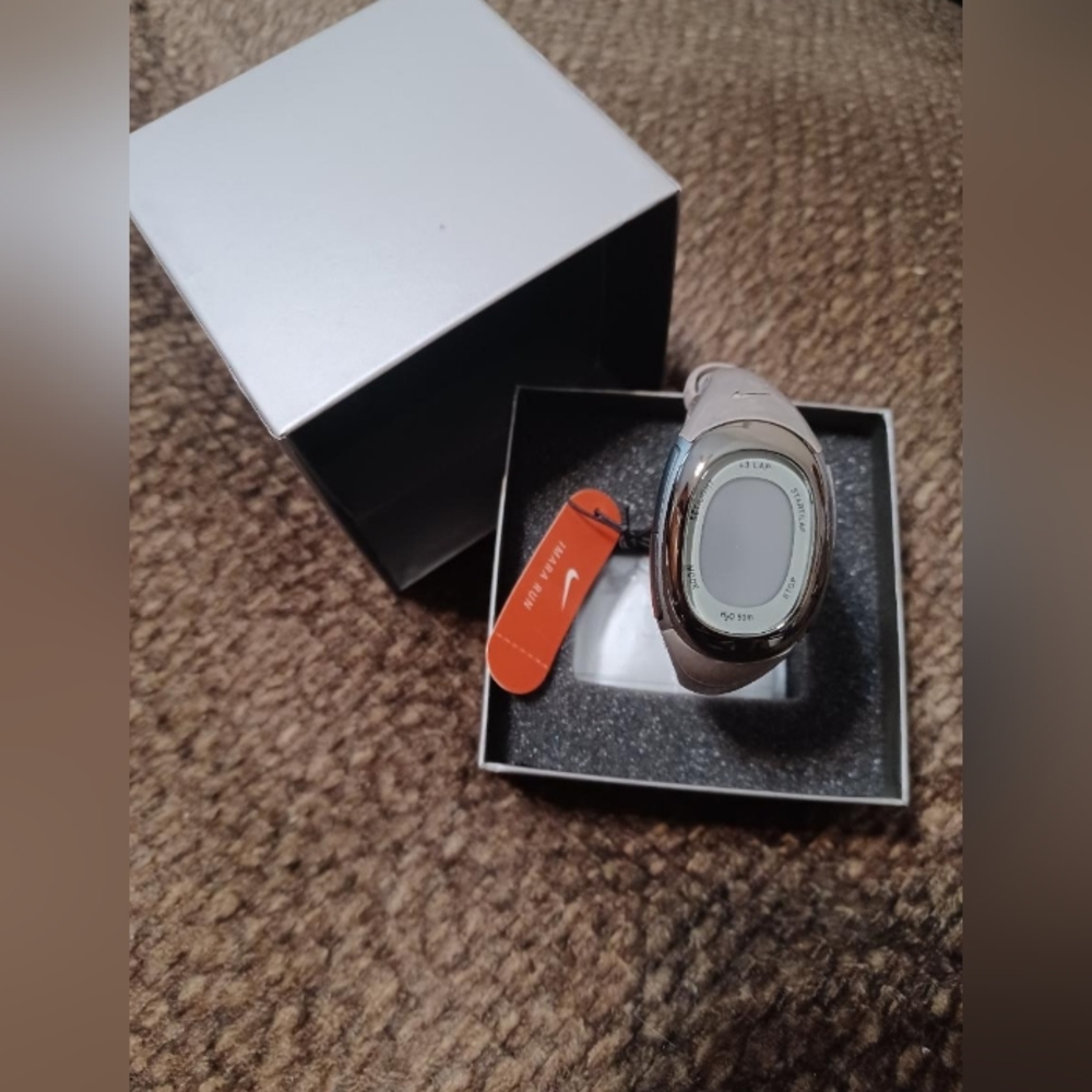 NIB NIKE IMARA WR0075-098 LADIES WATCH